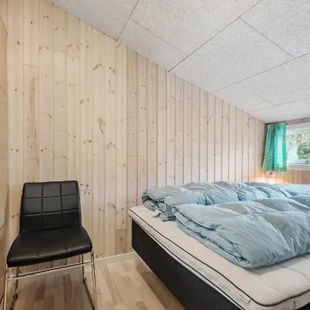 Apartment 1 Bedroom Awesome In *